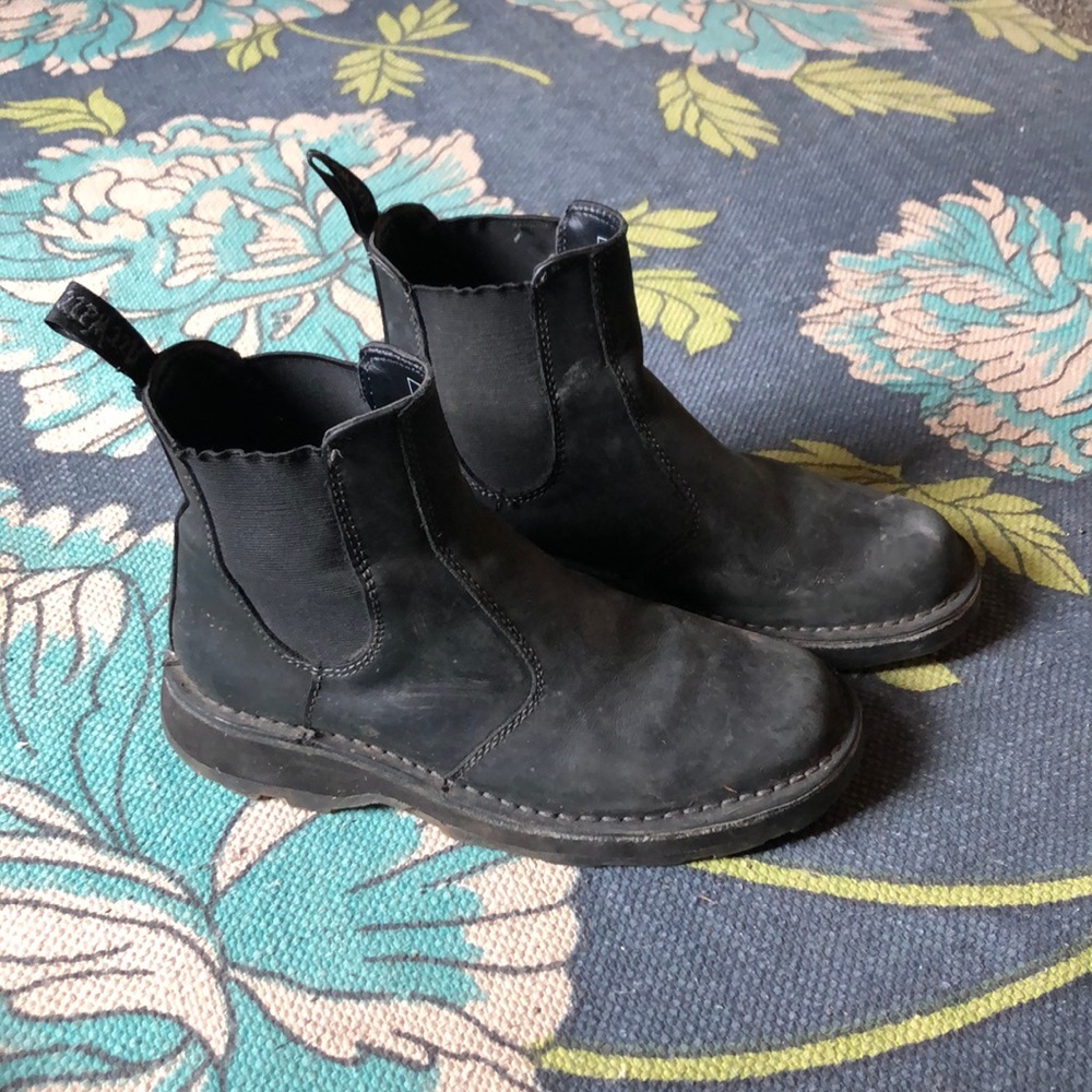 Dr. Marten Chelsea Boots